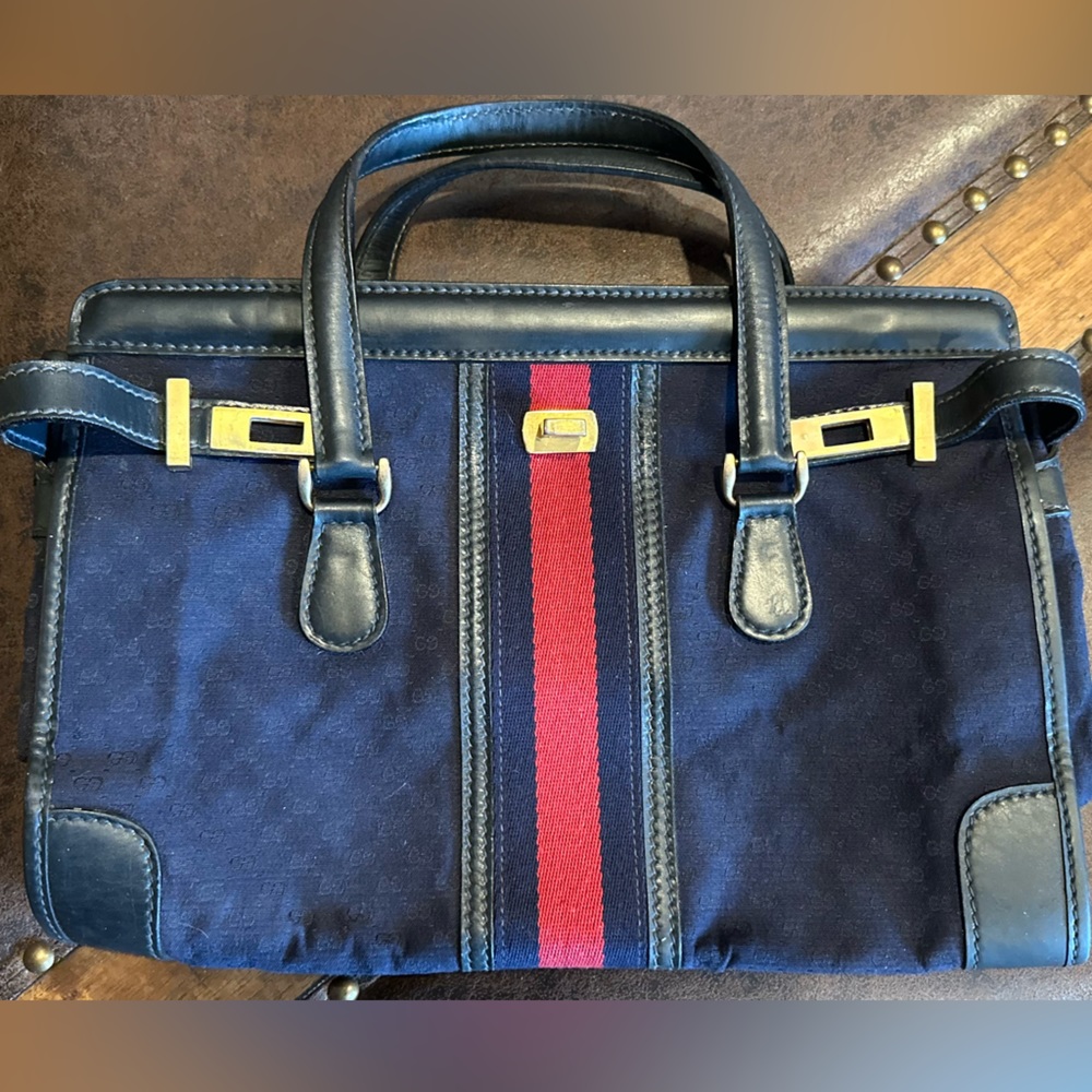⛔️SOLD ⛔️Authentic gucci blue navy - Picture 15 of 17